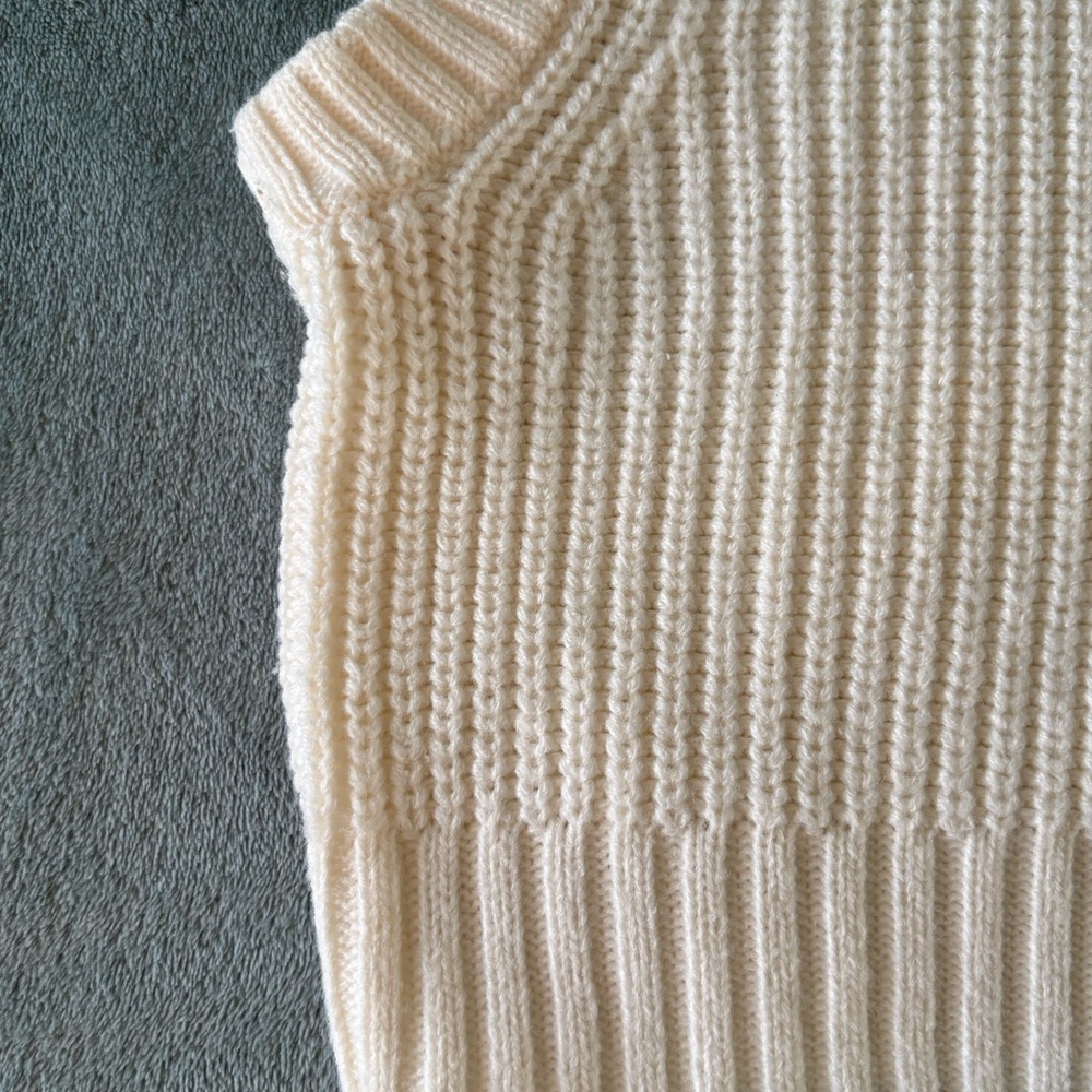 H&M Cream-colored Sleeveless Sweater Vest - Picture 4 of 10